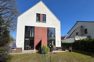 Immobilie mit anspruchsvollem Wohnambiente über 3 Ebenen in Bümmerstede! – Die vollständige Adresse der Immobilie erhältst du vom Anbieter., 26131 Bümmerstede, Oldenburg (Oldenburg) – Vorschaubild 2