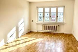 Ankommen und wohlfühlen - gepflegter Altbau, saniert 2022, Schlafzimmern zum ruhigen Innenhof – Reichstrasse 30, 14055 Westend, Berlin – Vorschaubild 4