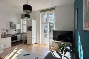 Bright Two-Room Furnished Apartment with a Balcony Above Wiesbaden´s Historic Thermal Baths- – Langgasse 38-40, 65183 Mitte, Wiesbaden – Vorschaubild 2