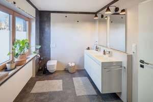 Großhadern Blumenviertel! Traumhafte Doppelhaushälfte mit viel Platz für die Familie! – Die vollständige Adresse der Immobilie erhältst du vom Anbieter., 81377 Großhadern, München – Vorschaubild 8