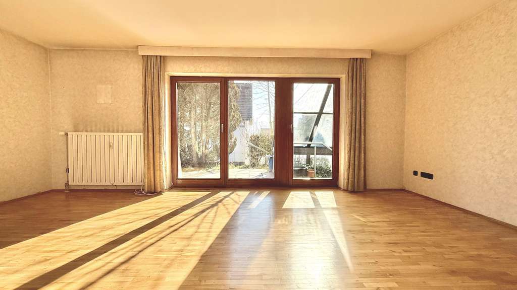 Immobilie in Göggingen - Charmantes Zweifamilienhaus in ruhiger Lage! - Bild 2