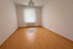Helle, gut geschnittene  3 Zimmer-Altbauwohnung mit großem Bad in ruhiger aber zentraler Lage! – Die vollständige Adresse der Immobilie erhältst du vom Anbieter., 86161 Bahnhofs-, Bismarckviertel, Augsburg – Vorschaubild 6