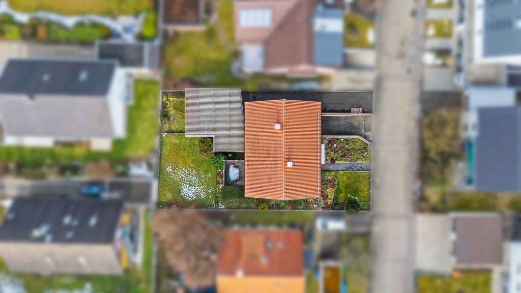 Immobilie in Schlierbach - Einfamilienhaus mit über 100 m² Bonusfläche im Dachgeschoss und großem Garten. - Bild 2