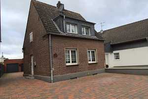 Einfamilienhaus 3 Zimmer + Garten + Garage + Stellplatz + EBK in Bedburg Kirchherten Bedburg – Gottesacker 29, 50181 Rhein-Erft-Kreis – Vorschaubild 1