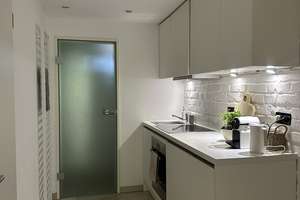 Helle, schöne, teilmöblierte 1-Zimmer-Souterrain-Wohnung in Riehl zw. Zoo & Flora – Die vollständige Adresse der Immobilie erhältst du vom Anbieter., 50735 Riehl, Köln – Vorschaubild 9