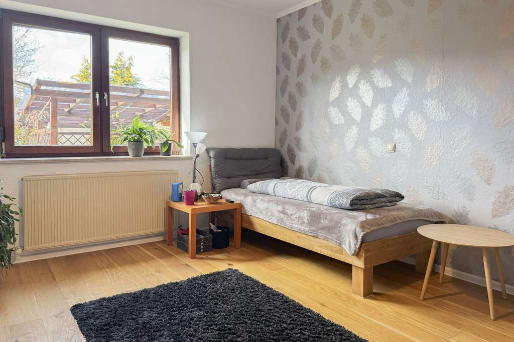 Immobilie in Schlüsselfeld - Traumgarten mit Südwestlage, Terrassen und Garagen – Einfamilienhaus in ruhiger Lage - Bild 2