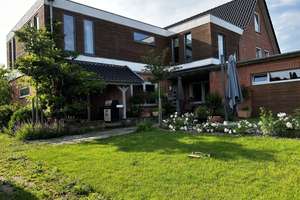 Kaufgelegenheit: Mehrgenerationenhaus (2015 modernisiert) mit 3 Wohneinheiten – Kateminer Straße 42, 21354 Bleckede – Vorschaubild 1