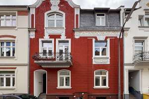 Historisches Dreifamilienhaus in Bonn-Rüngsdorf – frisch saniert und vielfältig einsetzbar – Die vollständige Adresse der Immobilie erhältst du vom Anbieter., 53173 Rüngsdorf, Bonn – Vorschaubild 1