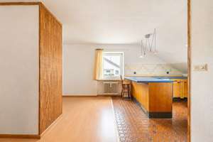 AIGNER - Mitten im Westend: Helle Dachgeschosswohnung mit offenem Wohnkonzept – 80686 Friedenheim, München – Vorschaubild 3