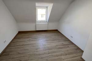 Renovierte 4 Zimmer Wohnung 85 m2 Grundfläche Würzburg Sanderau – Die vollständige Adresse der Immobilie erhältst du vom Anbieter., 97072 Sanderau, Würzburg – Vorschaubild 2