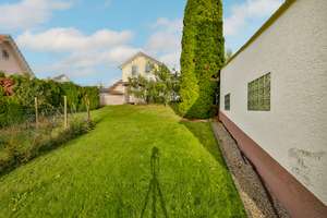 2-Familienhaus mit großem Garten, 3 Garagen und Potenzial in ruhiger Lage! – Die vollständige Adresse der Immobilie erhältst du vom Anbieter., 75217 Birkenfeld – Vorschaubild 3