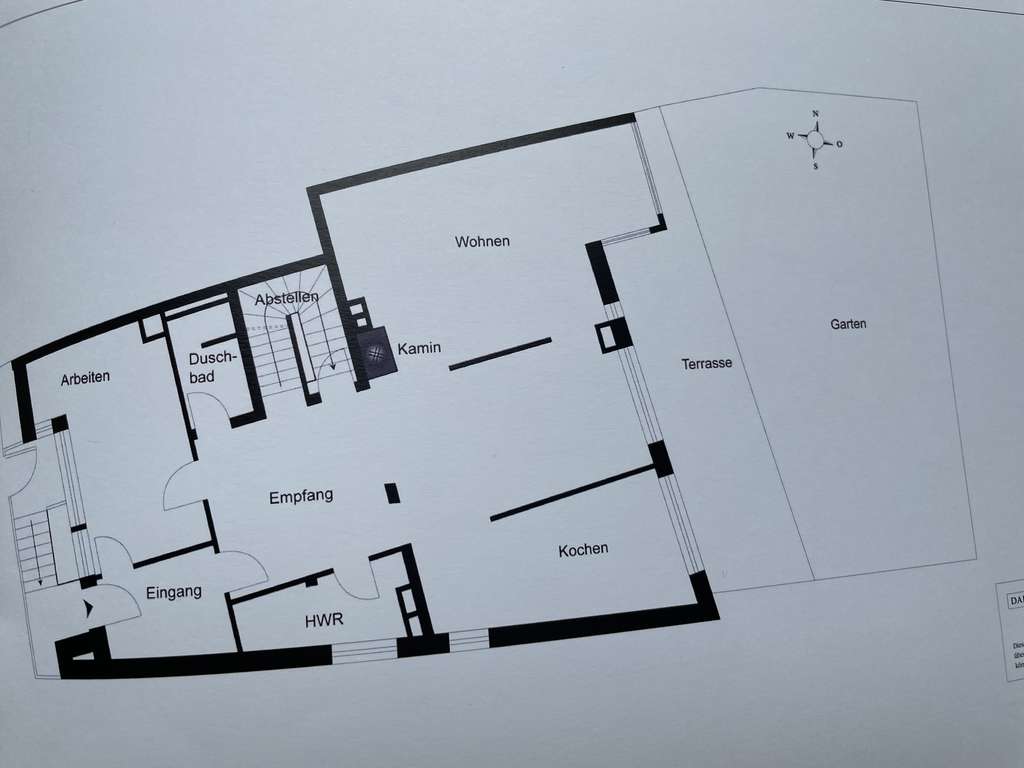 Von Privat: Geräumige, stilvolle 8-Zimmer-Maisonette-Wohnung mit lux. Innenausstattung/Garten