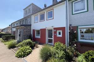 Bremerhaven - Grünhöfe // Bezugsfertiges Reihenmittelhaus mit Carport und Vollkeller