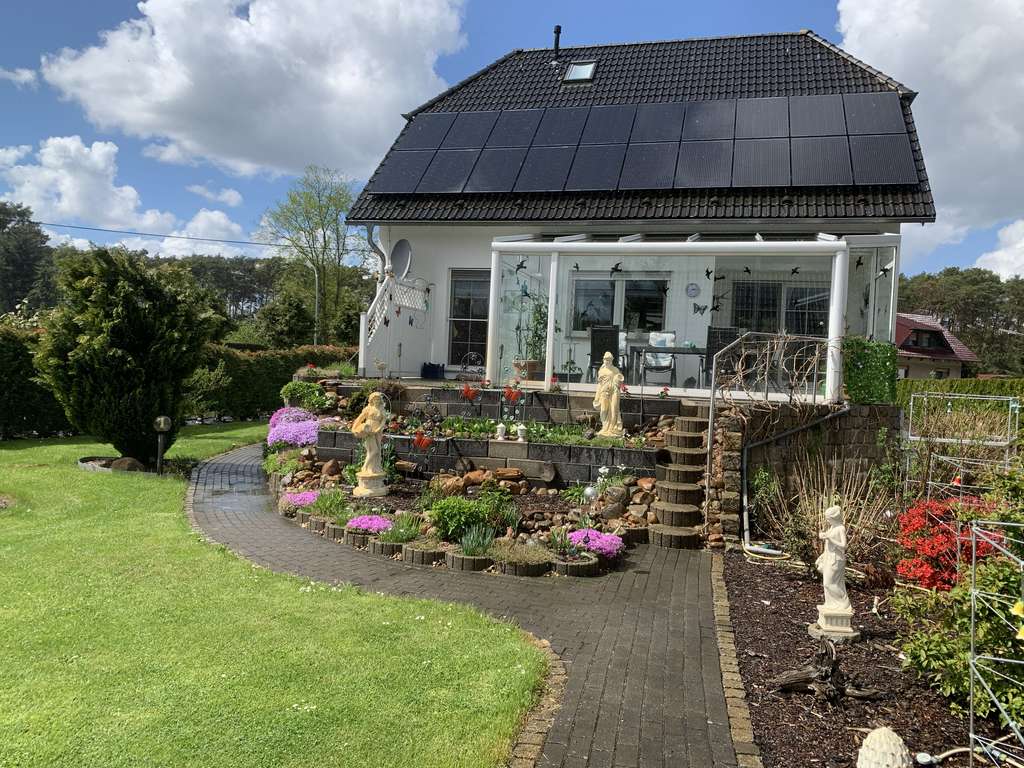 Immobilie in Jänschwalde - Gepflegtes Haus mit Wintergarten für die Familie mit großem Grundstück - Bild 0