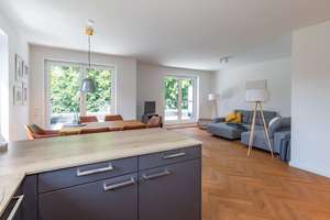 Maisonette Wohnung mit Ausstrahlung – Leben auf zwei Ebenen in Volksdorfer Toplage – Die vollständige Adresse der Immobilie erhältst du vom Anbieter., 22359 Volksdorf, Hamburg – Vorschaubild 11