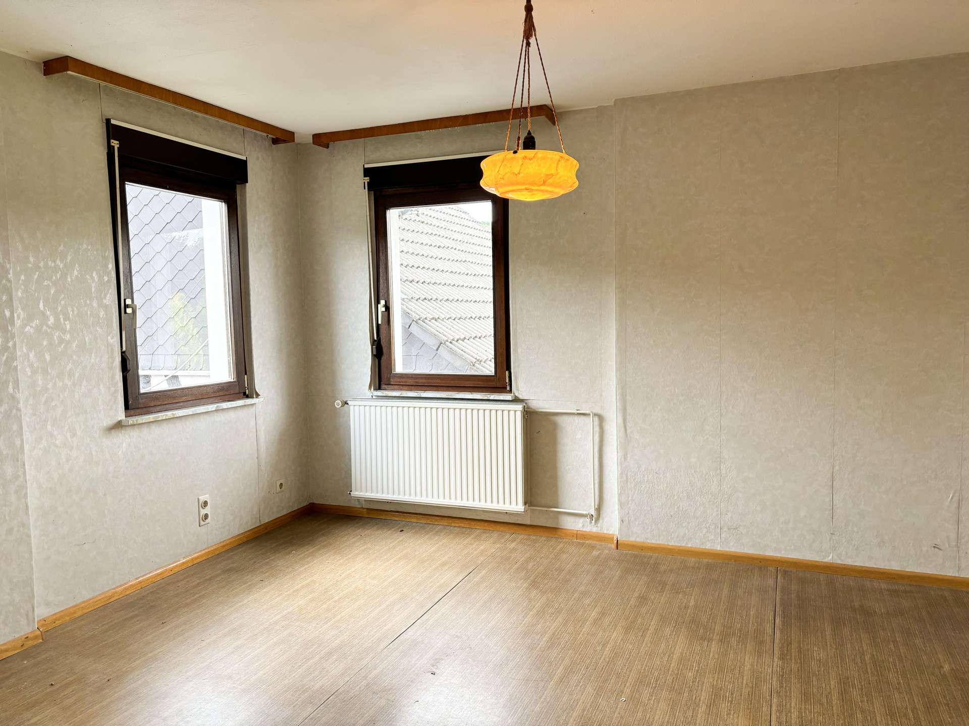 Immobilie in Hamm (Sieg) - Ruhig gelegenes Einfamilienhaus mit Garten, zwei Garagen und Scheune in idyllischer Lage! - Bild 0