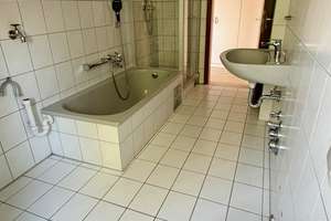 3-Zimmer DG Wohnung mit modernisierter Küche, Balkon & PV Anlage – Erlenfeld 20, 91056 Alterlangen, Erlangen – Vorschaubild 11