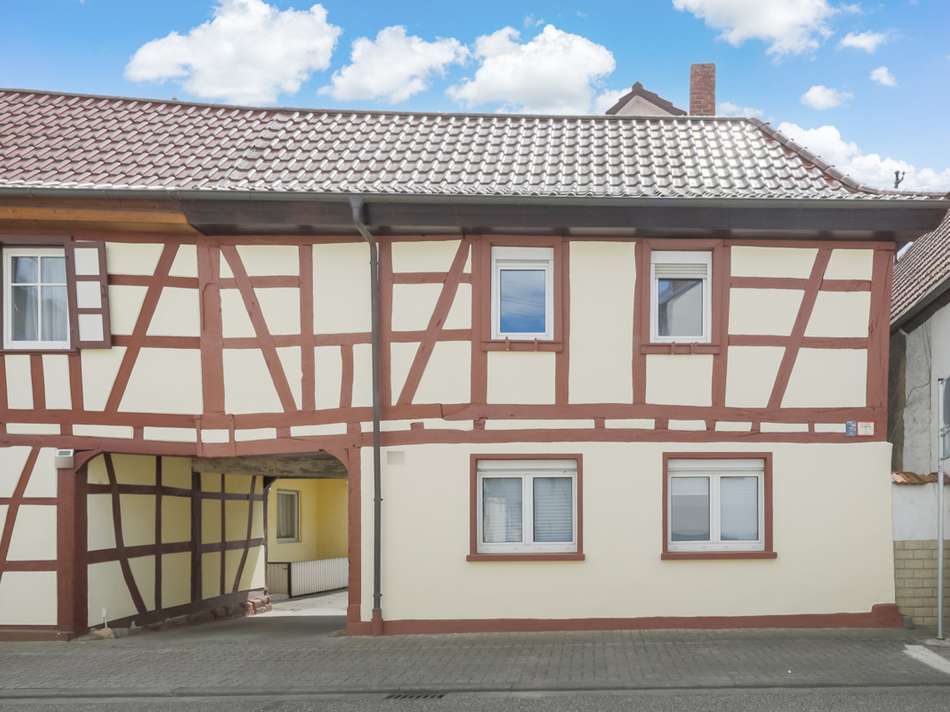 Straßenansicht Vorderhaus
