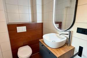 Vermietete Dachgeschosswohnung zur Kapitalanlage, Mietrendite 5,7 % – Die vollständige Adresse der Immobilie erhältst du vom Anbieter., 91575 Windsbach – Vorschaubild 3