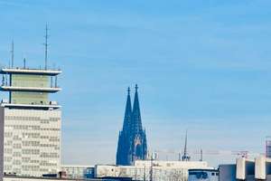 Top-Angebot ! Bezugsfreie Penthousewohnung über den Dächern der Stadt