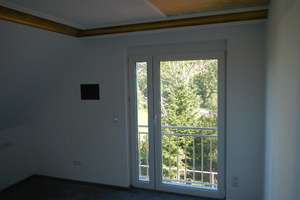  Stilvolle 2-Zimmer-DG-Wohnung mit EBK in Welzheim