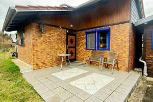 Charmante Ferienanlage auf 705 m² Grundstück – zwei Häuser, großer Garten, Kamin & viel Platz – Die vollständige Adresse der Immobilie erhältst du vom Anbieter., 63697 Hirzenhain – Vorschaubild 2