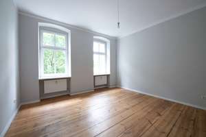 Bezugsfreie Altbauwohnung in absoluter Top-Lage mit Tageslicht-Badezimmer, Wohnküche und Holzdielen – Audre-Lorde-Straße 73, 10997 Kreuzberg, Berlin – Vorschaubild 6