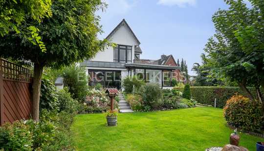 Bild von Charmantes Zweifamilienhaus mit separaten Eingängen, Gartenidylle und Potenzial in bester Lage