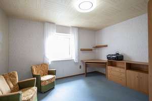 Gemütliches 4 Zimmer - EFH
zum Herrichten und Wohlfühlen
auf großem Traumgrundstück – Die vollständige Adresse der Immobilie erhältst du vom Anbieter., 22589 Iserbrook, Hamburg – Vorschaubild 8