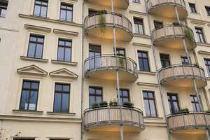 Tolle 2-Raumwohnung mit neuwertiger EBK und Balkon! – Straße der Nationen 126, 9113 Schloßchemnitz, Chemnitz – Vorschaubild 1