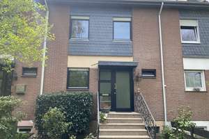Bezugsfrei! Familienfreundlich!
6 Zimmer! 
Schönes Reihenmittelhaus in ruhiger Wohnlage Buschdorf 