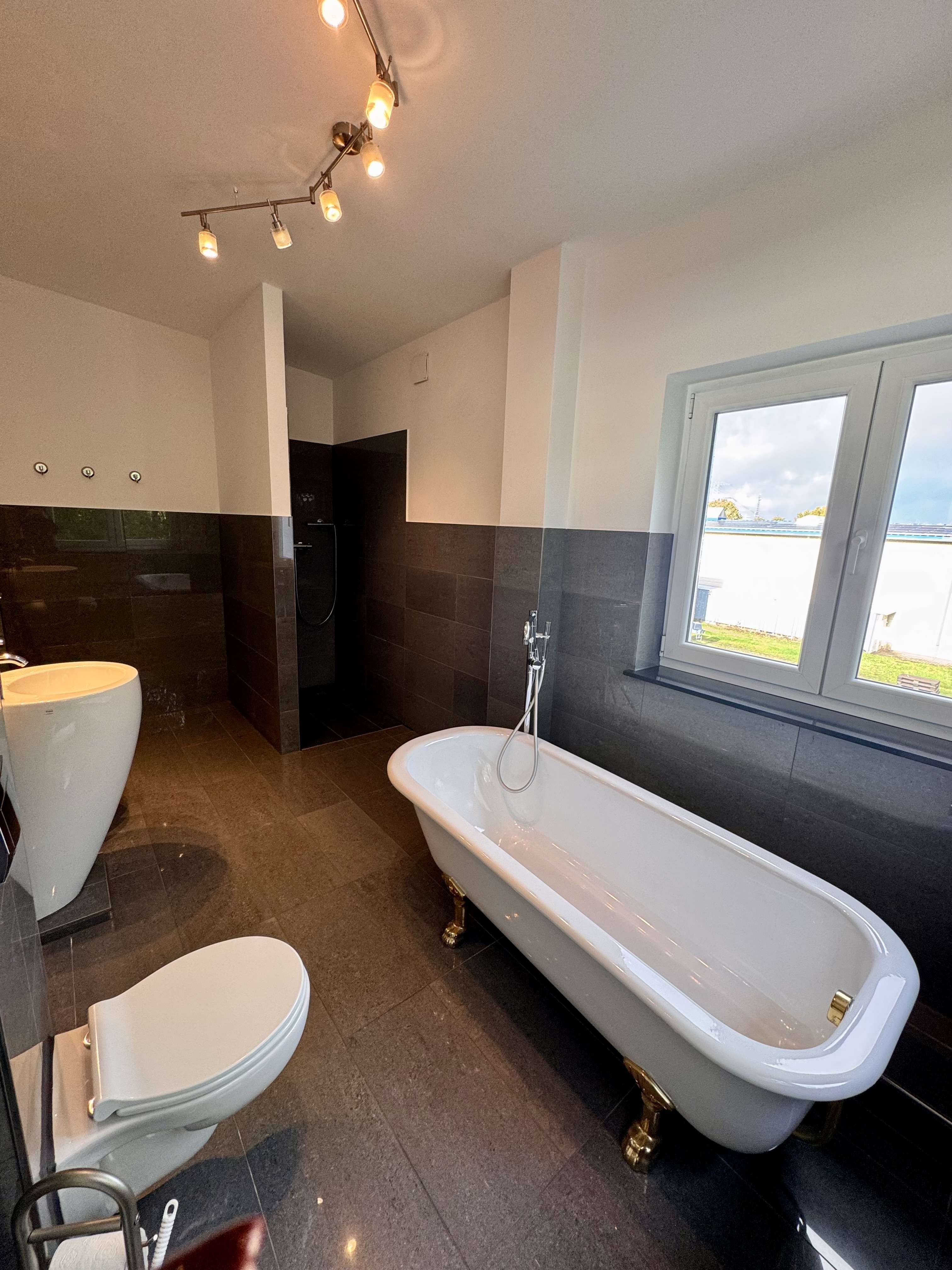 Immobilie in Oststeinbek - Attraktives Renditeobjekt: Bürohaus mit Indexmietvertrag und Top-Mieterbonität - Bild 0