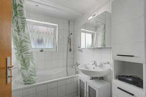 Sonnige 3-Zimmer-Wohnung mit Balkon & Carport – Die vollständige Adresse der Immobilie erhältst du vom Anbieter., 70599 Plieningen (Ortsteil), Stuttgart – Vorschaubild 5