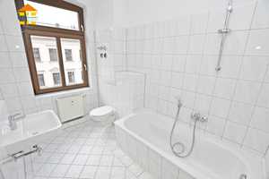 + Rentable 2-Raum-Wohnung in Schloßchemnitz: frisch renoviert mit Einbauküche + – Bergstraße 8, 9113 Chemnitz – Vorschaubild 3