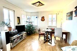 ++ Charmante 3,5-Zimmer-Altbauwohnung mit zwei Balkonen und traumhaftem Ausblick in Stuttgart-Ost++