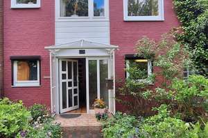 Familienfreundliches 5-Zimmer- Mittelreihenhaus in bevorzugter Wohnlage