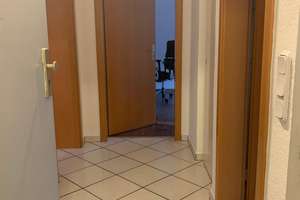 3-Zimmer-Wohnung mit sonnigem Balkon und zwei Badezimmern in Essen – Bunsenstraße 73, 45145 Holsterhausen, Essen – Vorschaubild 2
