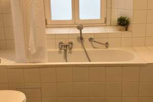 Attraktive Wohnung mit Balkon im 2. OG in Regensburg-Innenstadt – Die vollständige Adresse der Immobilie erhältst du vom Anbieter., 93047 Innenstadt, Regensburg – Vorschaubild 4