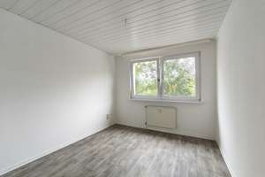 BALKONWOHNUNG im 1.OBERGESCHOSS – Krondorfer Straße 117, 6766 Bitterfeld-Wolfen – Vorschaubild 4