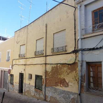 Große Investitionsmöglichkeit bei Auktionen von Vermögenswerten! Haus zum Verkauf in Yecla, Murcia. 