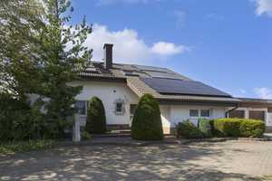 2-Familienhaus, 2 Einlieger-WHG, Garagen, Garten und sep. Gewerbegrundstück in 79211 Denzlingen – Emmendingen (Kreis) – Vorschaubild 1