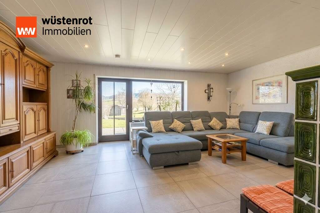 Immobilie in Fladungen - Familienglück am Ortsrand: Gepflegtes Raumwunder mit Kachelofen in Fladungen - Bild 1