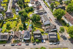 Einfamilienhaus mit Pool, Terrasse & Balkonen, inklusive 2 Garagen – optional als Zweifamilienhaus – Die vollständige Adresse der Immobilie erhältst du vom Anbieter., 46242 Fuhlenbrock, Bottrop – Vorschaubild 6