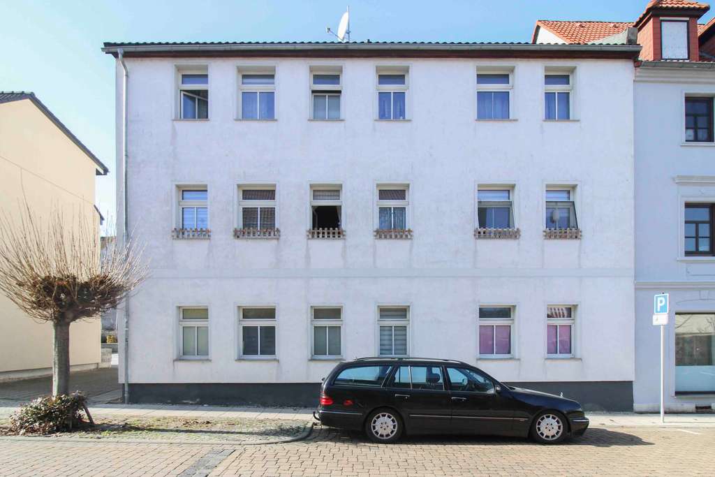 Immobilie in Staßfurt - Renditestarke Kapitalanlage - 6 Wohneinheiten in zentraler Lage von Staßfurt - Bild 0