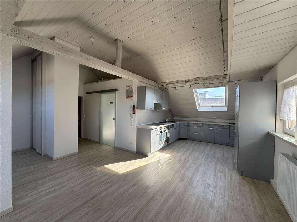 ... mit offener Küche ...