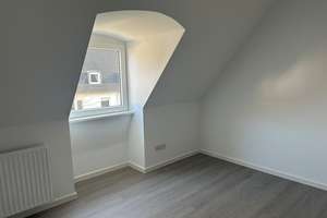 Schöne 4-Zimmer-Wohnung im Dachgeschoss – Strackerjanstr. 34, 26129 Haarentor, Oldenburg (Oldenburg) – Vorschaubild 2