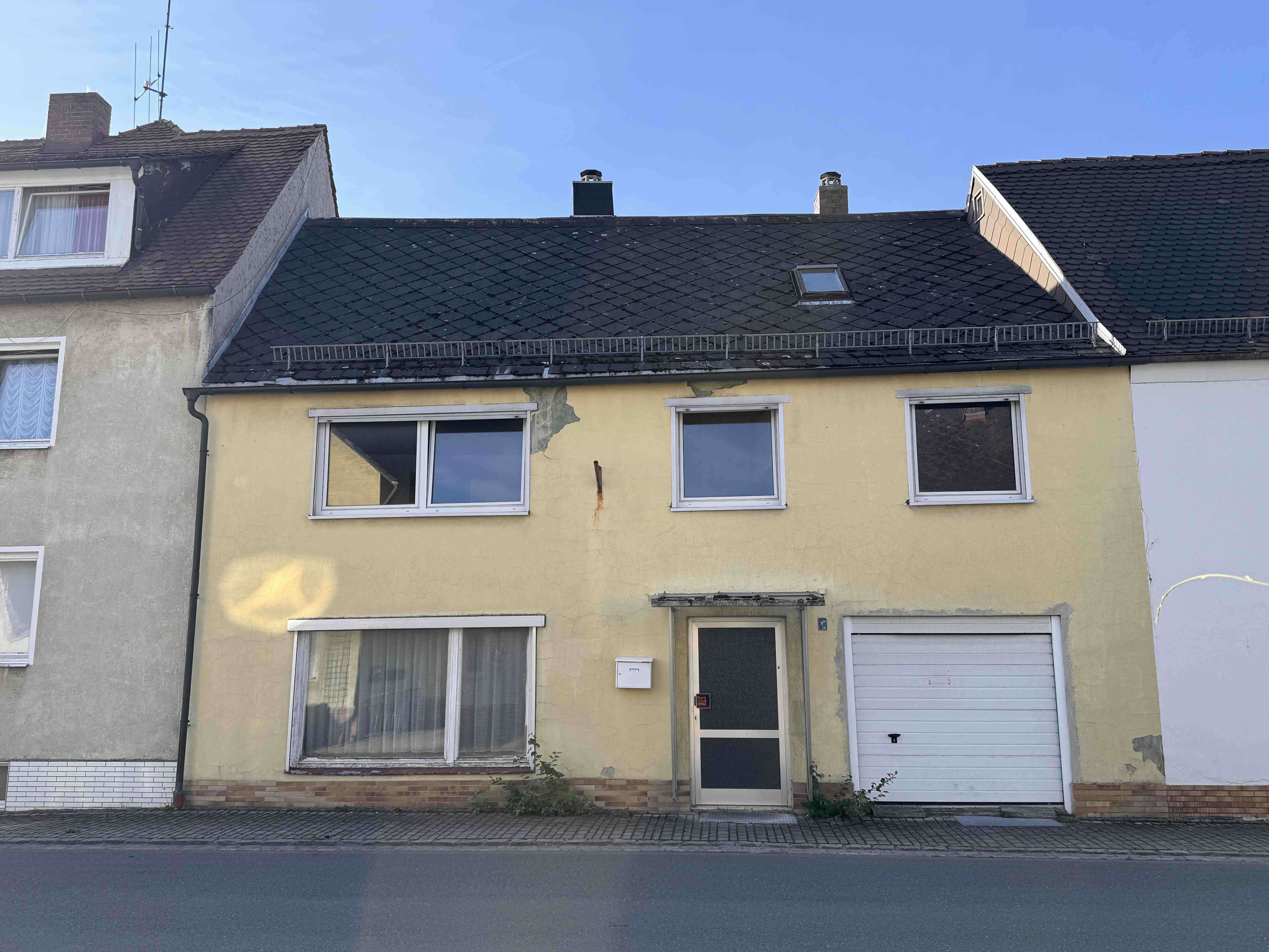 Sanierungsprojekt: Gewerbeeinheit und Wohnhaus - bis zu 4 Wohneinheiten möglich, Tirschenreuth Kreis – Bild 1