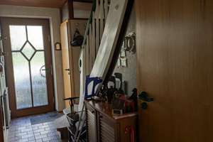 Für die kleine Familie: Reihenmittelhaus mit schattiger Weinlaube und hübschem Gärtchen! – Die vollständige Adresse der Immobilie erhältst du vom Anbieter., 70327 Untertürkheim (Ortsteil), Stuttgart – Vorschaubild 3