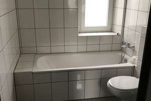 Helle 3 Zimmer und 2 Balkone, Gäste-WC, Fußbodenheizung, Bad mit Wanne und Dusche – Altenhoferstr. 178, 42719 Wald, Solingen – Vorschaubild 13