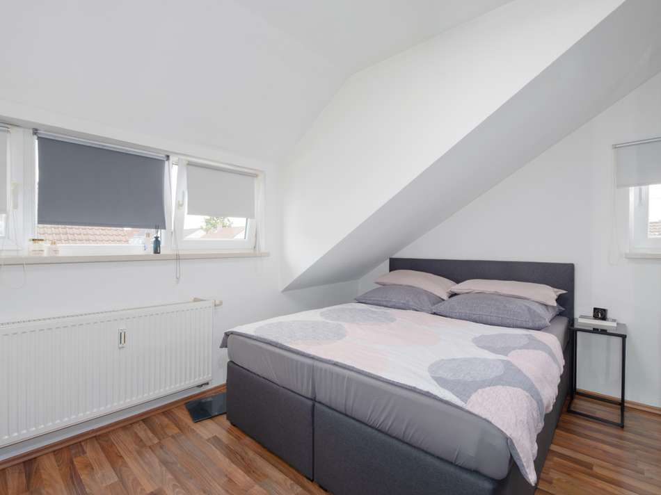Schlafzimmer DG